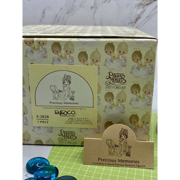 Precious Moments "Precious Memories" E-2828, Enesco, 1983, so cute. - Picture 8 of 12